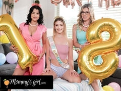 18 jahre, Grosser arsch, Lesbisch, Lecken, Mutti, Muschi, Realität, Jungendliche (18+)