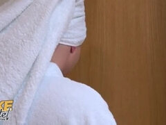 Grosser arsch, Frau, Lesbisch, Milf, Orgasmus, Muschi, Flotter dreier, Nass