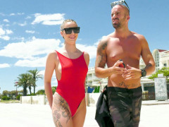 Strand, Bikini, Flashen, Im freien, Öffentlich, Erotischer film, Spanisch, Tätowierung