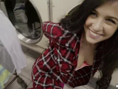 Leie, Grosser arsch, Blasen, Braunhaarige, Behaart, Masturbation, Pov, Muschi