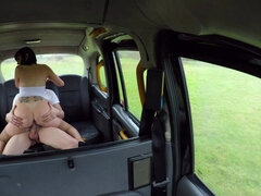 美女, フェラチオ, 茶髪の, 車, Hd, ハメ撮り, ストッキング, 三人