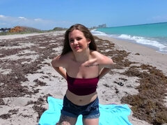 18, アメリカ人, お尻, フェラチオ, 茶髪の, アウトドア, 公共, 濡れ