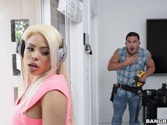 ぽっちゃり, デカ尻, ビキニ, ブロンド, イマラチオ, バック, 手コキする, 淫乱熟女