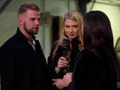 Culo, Rubia, Mamada, Estilo perrito, Muñeca, Pajear, Madres para coger, Trio