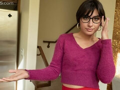 Gros cul, Grosse bite, Sucer une bite, Brunette brune, En levrette, Lunettes, Adolescente, Nénés
