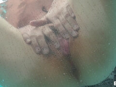 Asiatisch, Bikini, Blasen, Fussjob, Lecken, Muschi