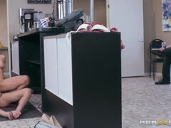 Американки, Жопа, Большие сиськи, Брюнетки, Член, Киски, Короткая стрижка, Тату