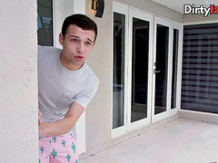 Grosse bite, Gros seins, Bikini, Blonde, Sucer une bite, Mère que j'aimerais baiser, Plan cul à trois, Nénés