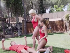 Tetas grandes, Rubia, Ffm, Pajear, Sexo duro, Hd, Adolescente, Trio