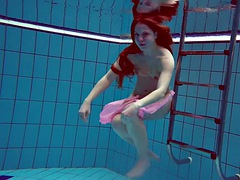 Красотки, Брюнетки, Фетиш, Бассейн, Порнозвезда, Соло, Сиськи, Под водой