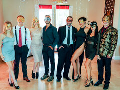 Blond, Pijpbeurt, Bruinharig, Hondjeshouding, Handbeurt, Masker, Orgie, Feest
