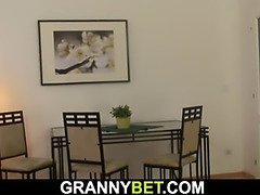 Arsch, Blasen, Braunhaarige, Oma, Masturbation, Reif, Muschi, Realität