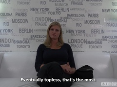 Blond, Tsjechisch, Natuurlijke tieten