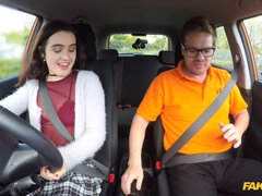 Amateur, Mamada, Coche, Pajear, Al aire libre, Coño, Sorpresa