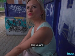 素人, お尻, デカパイ, チェコ, ヒール, 公共, 現実, ヤリマン