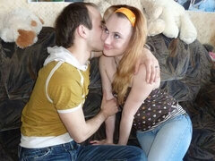 Gros cul, Grosse bite, Gros seins, Sucer une bite, En levrette, Maigrichonne, Adolescente