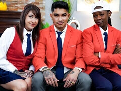 Grote kont, Grote lul, Grote mammen, Pijpbeurt, Hondjeshouding, 1 man 2 vrouwen, Interraciaal, Moeder die ik wil neuken