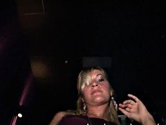 Leie, Tanzen, Öffentlich, Unter dem rock