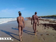 Leie, Grosser arsch, Blasen, Besamung, Hundestellung, Interrassisch, Lecken, Öffentlich