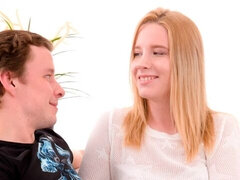 Blondine, Blasen, Spermaladung, Handjob, Lecken, Entkleiden, Jungendliche (18+), Titten