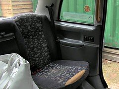 Posh euro beauty facialized by cabbie