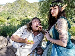 Gros cul, Grosse bite, Gros seins, Sucer une bite, Brunette brune, En levrette, Mère que j'aimerais baiser, De plein air