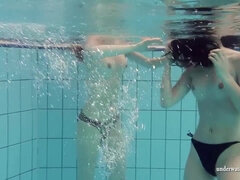Gros cul, Gros seins, Bikini, Plantureuse, Piscine, Public, Rousse roux, Sous marin