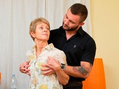 Блондинки, Минет, Милф, Натуральные сиськи, Пенис, От первого лица, Чулки, Стриптизерша