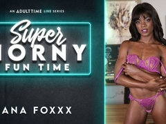 Anal, Brunette brune, Doigter, Branlette thaïlandaise, Masturbation, Cheveux courts, Solo, Nénés