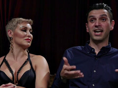 Садо мазо, Бондаж, Одетые девушки голые парни, Женское доминирование, Перчатки, Милф, Властные, Страпон