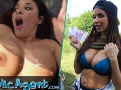 Tetas grandes, Morena, Tetona, Francés, Al aire libre, Pov, Público, Realidad