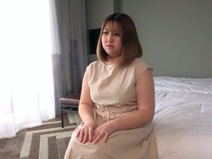 This large amateur cam girl has some very big boobs