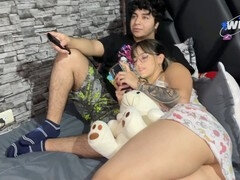 Большая жопа, Платье, Очки, Поцелуи, Лизание, Киски, Сосущие, Сиськи