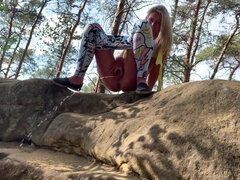 Outdoor Pissing-instagram:claudiamacc7