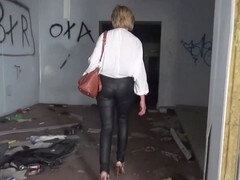 Британки, Эксгибиционист, Каблуки, На публике