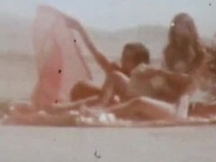 Любители, Большой член, Семяизвержение, Фетиш, Две девушки, Мастурбация, Ретро, Табу