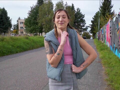 Blasen, Braunhaarige, Hundestellung, Hotel, Muschi, Student, Tätowierung, Eng