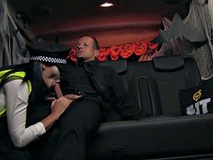 Gros seins, Sucer une bite, Brunette brune, Tir de sperme, Branlette thaïlandaise