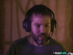 Eli defuses her anger