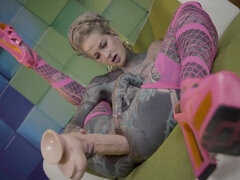 In den arsch, Arsch, Blondine, Dildo, Fingern, Masturbation, Rasiert, Titten