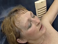 Grosser schwanz, Blasen, Spermaladung, Behaart, Hardcore, Hausfrau, Reif, Titten