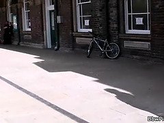 Arsch, Wohlbeleibte schöne frauen, Blasen, Braunhaarige, Kehlenfick, Handjob, Mutti, Stiefmutter