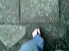 stroll in flip flops