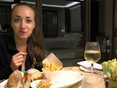 Noire, Grossier, Pieds, Petite amie, Poilue, Branlette thaïlandaise, Piercing, Fumer