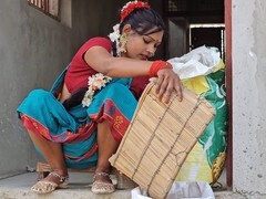 18 летние, Тетя, Ванна, В машине, Колледж, Индианки, Служанка, Секретарша