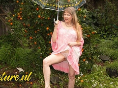 Grosse titten, Frau, Fingern, Orgasmus, Im freien, Öffentlich, Solo, Spielzeuge