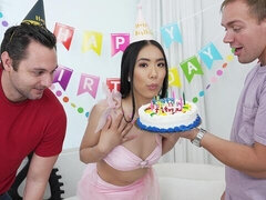 18 años, Asiático, Culo grande, Verga grande, Mamada, Tetas naturales, Adolescente, Tetas