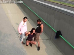 Leie, Grosse titten, Blasen, Gruppe, Selbstgemacht, Im freien, Öffentlich, Flotter dreier