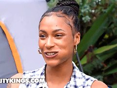 69 negenenzestig, Grote kont, Grote mammen, Zwart, Hd, Lesbisch, Likken, Buiten