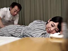 MILF Gets High-Intensity Massage from Middle-Aged Man with Lots of Experience in Sensitive Areas